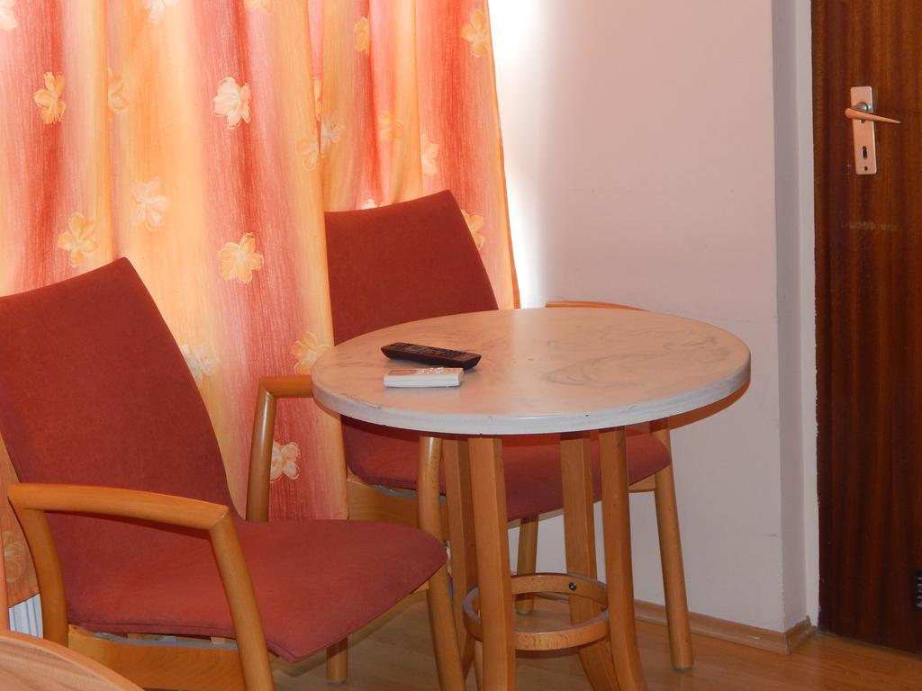 Kalvin Vendegszobak Debrecen Bagian luar foto