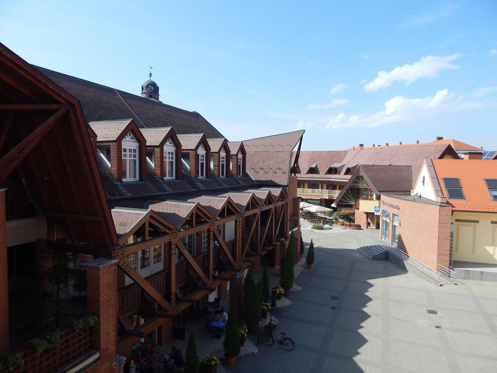 Kalvin Vendegszobak Debrecen Bagian luar foto