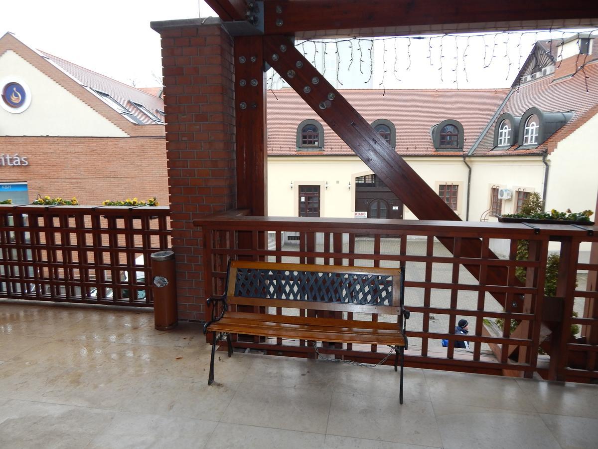 Kalvin Vendegszobak Debrecen Bagian luar foto