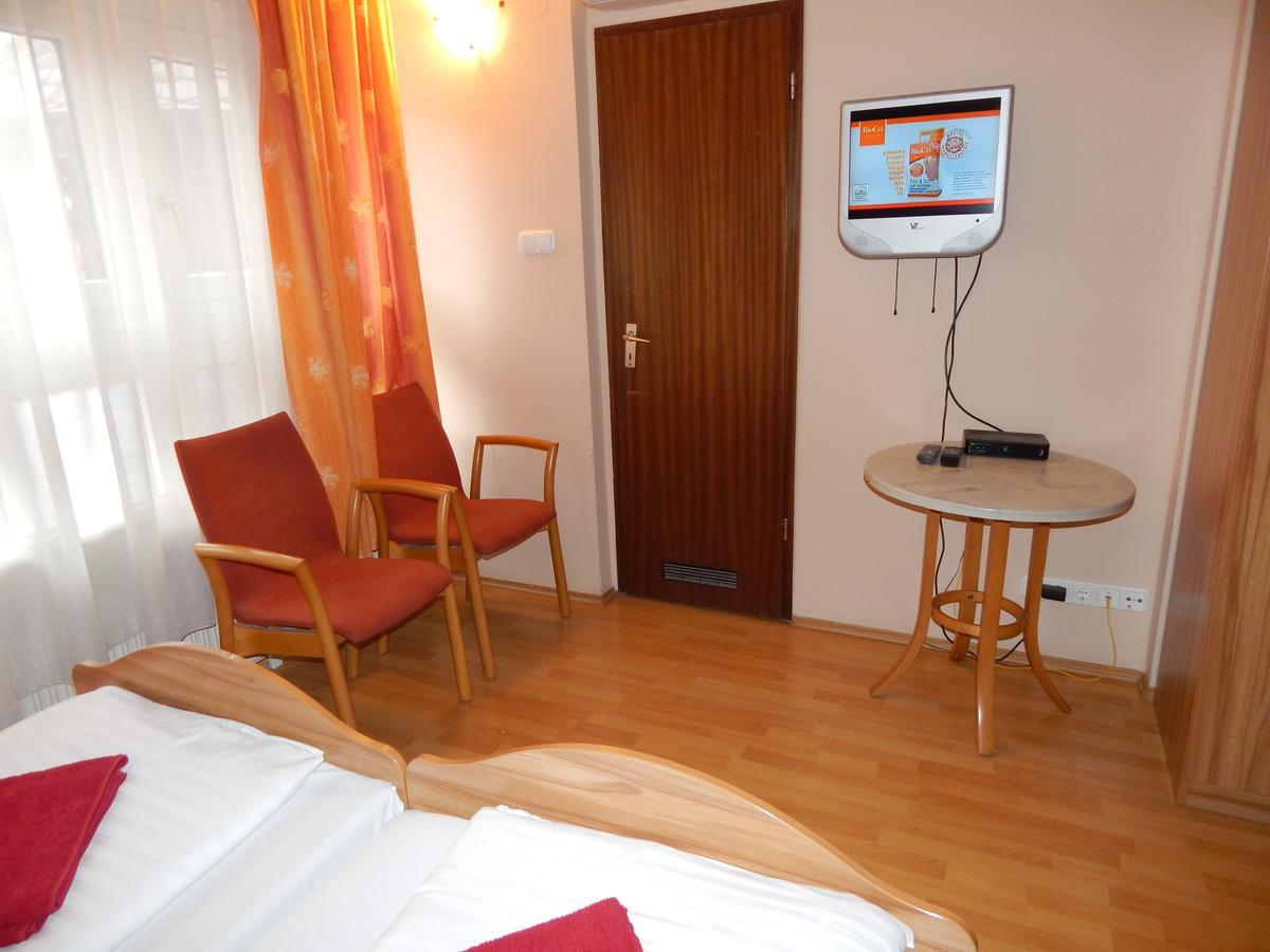 Kalvin Vendegszobak Debrecen Bagian luar foto