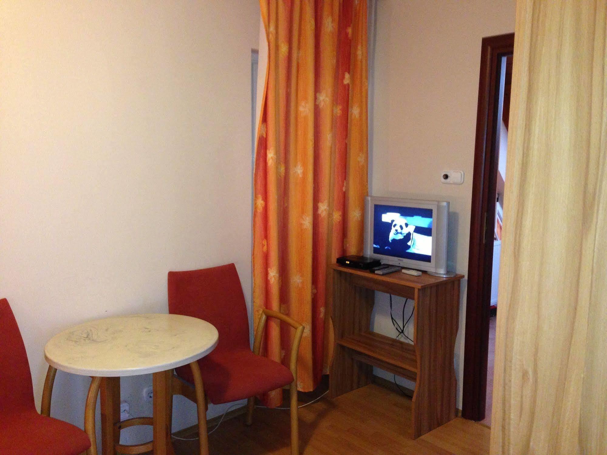 Kalvin Vendegszobak Debrecen Bagian luar foto